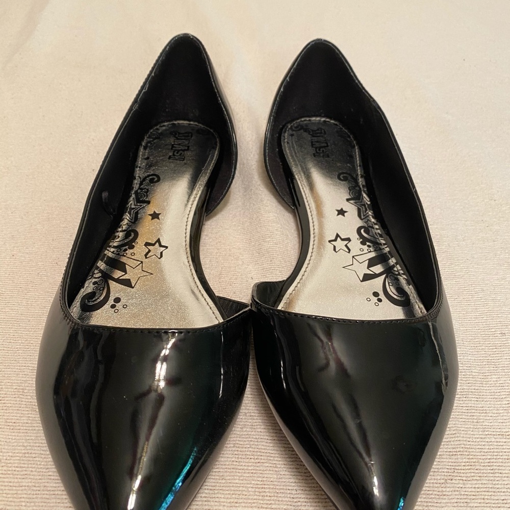 Never worn flat patented leather shoes 13w